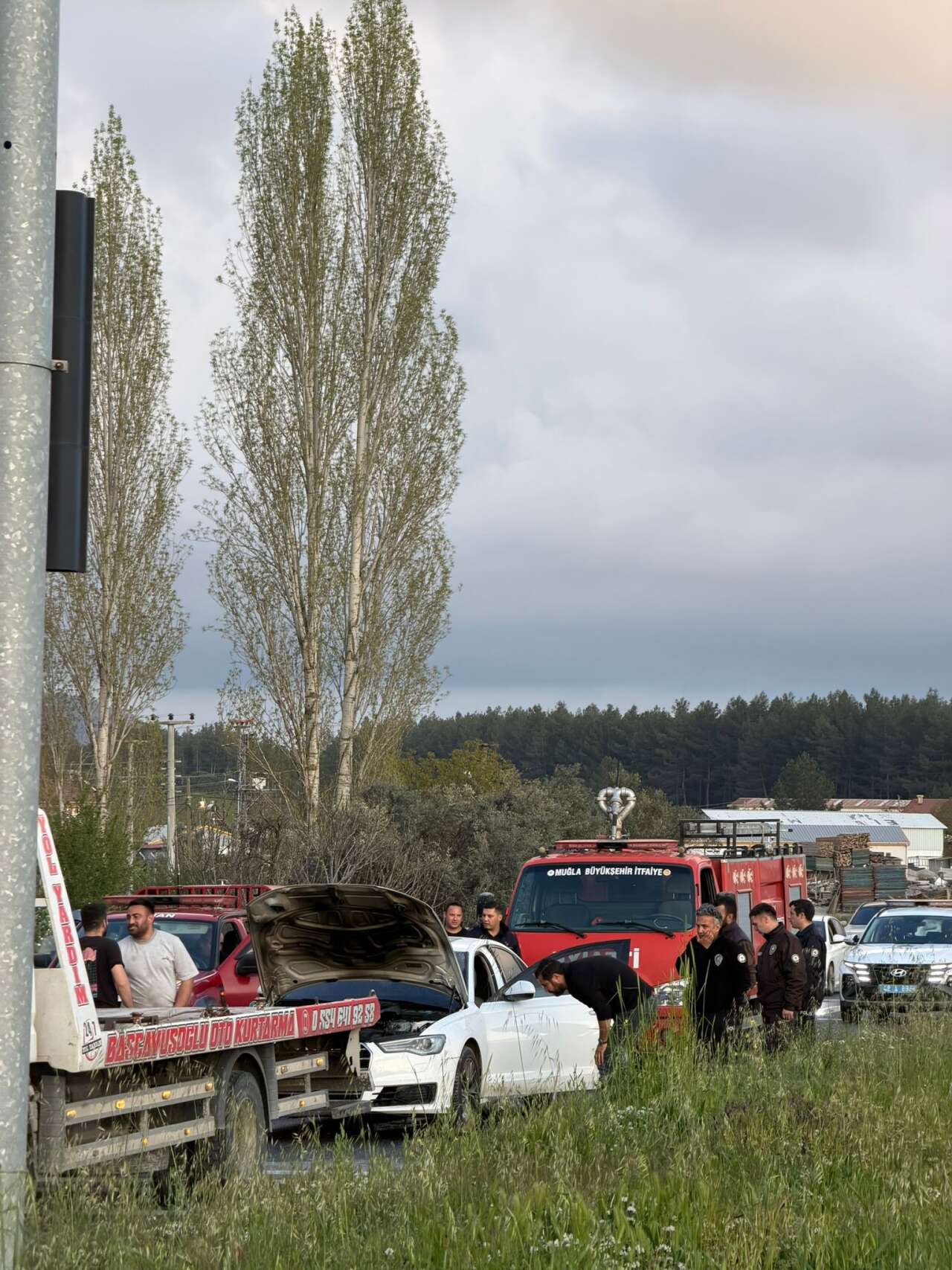 Menteşe’de Seyir Halindeki Araç Alev Aldı 1