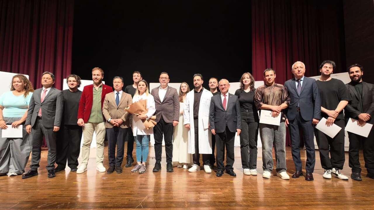 Muğla Denetimli Serbestlik’ten “Umut” Oyunu ile Bağımlılığa Dikkat Çekildi 3