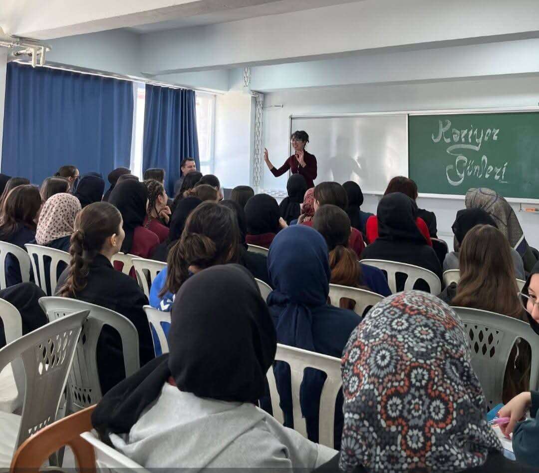 Menteşe Devlet Hastanesi Ekibi Kariyer Günleri’nde Öğrencilerle Buluştu 7