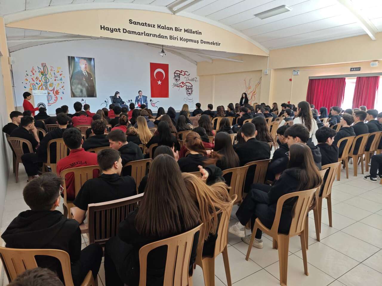 Menteşe Devlet Hastanesi Ekibi Kariyer Günleri’nde Öğrencilerle Buluştu 4