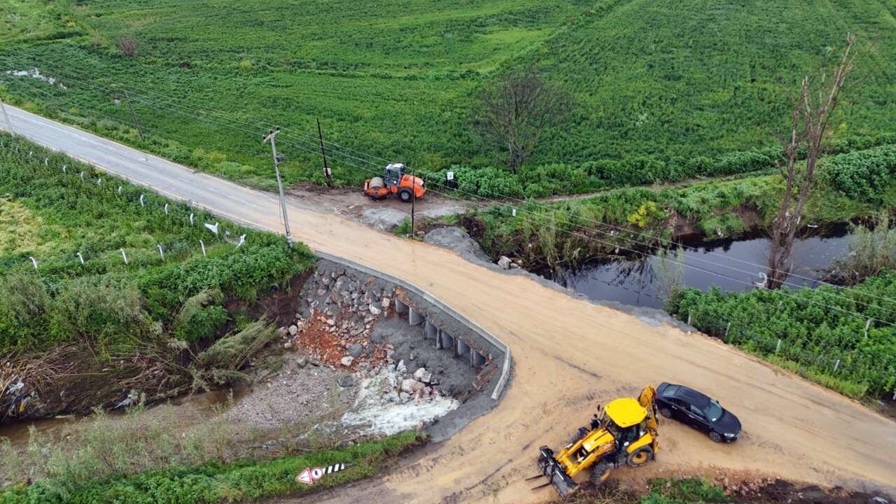 Milas’ta Yağışta Çöken Köprü Yeniden Ulaşıma Açıldı 2