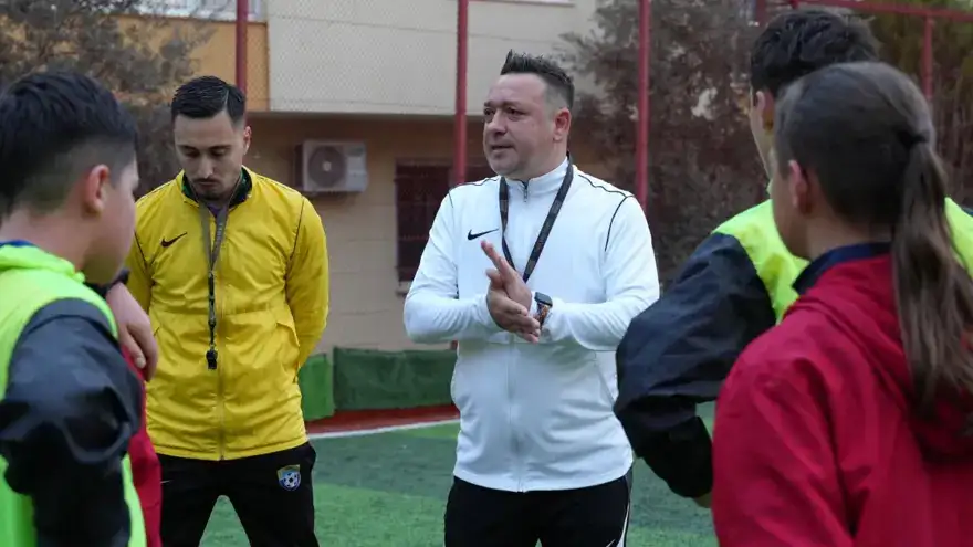 39 Yaşında Memurluktan İstifa Edip Kulüp Kurdu 3