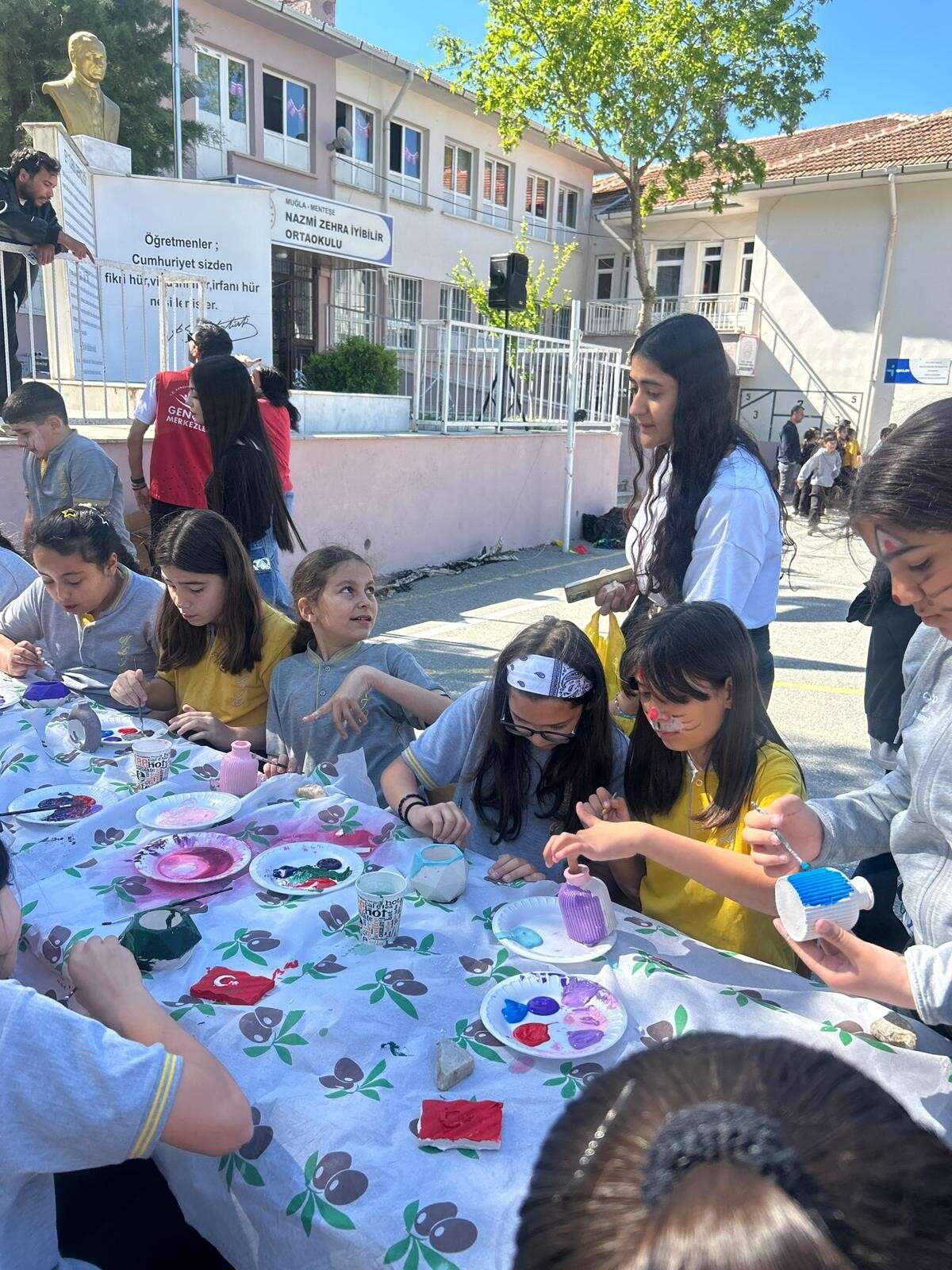 Menteşe'de Gönüllü Gençlerden Örnek Etkinlik 3