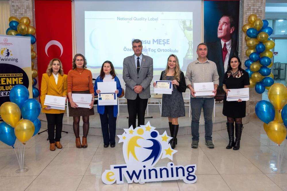 Muğla’da Eğitimde Gurur Gecesi: Başarılı Öğretmenler Ödüllerine Kavuştu 4