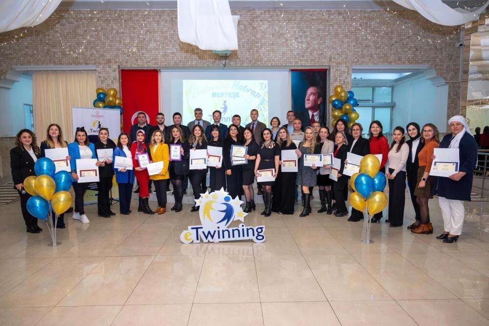 Muğla’da Eğitimde Gurur Gecesi: Başarılı Öğretmenler Ödüllerine Kavuştu 6