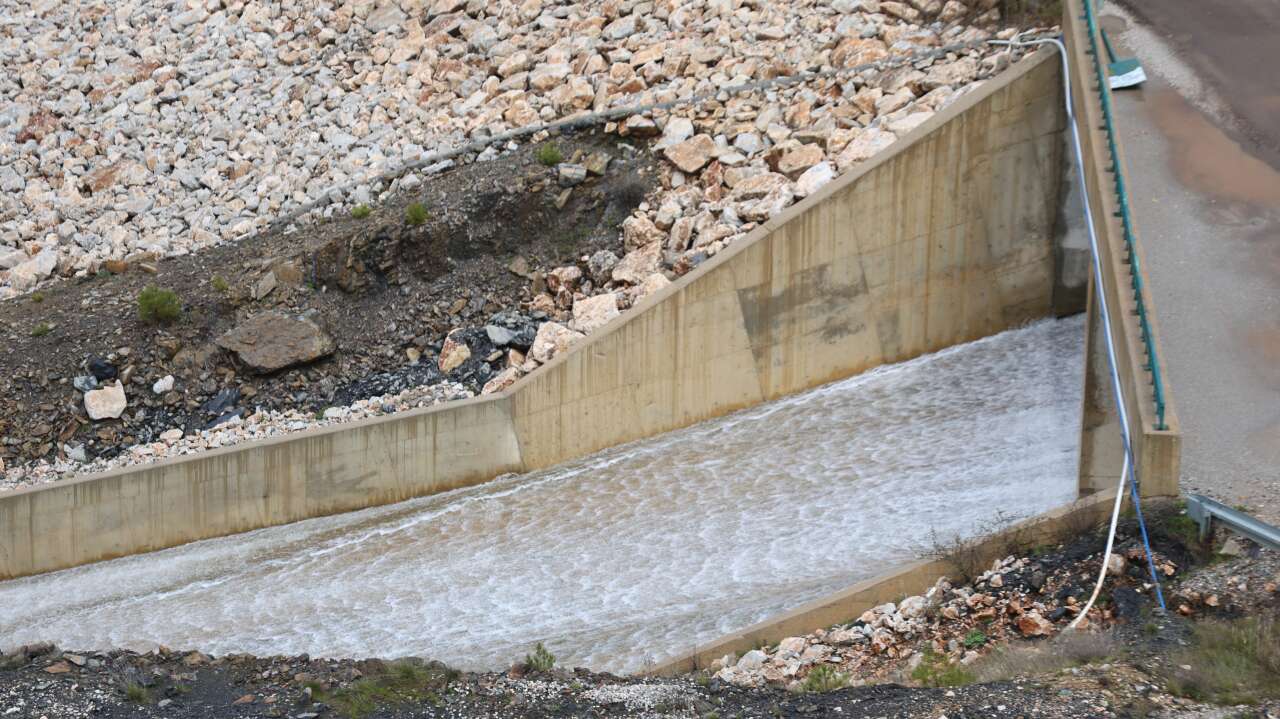 Maksimum Seviyeye Ulaşan Kozağaç Barajı'nda Su Tahliyesine Başlandı 3