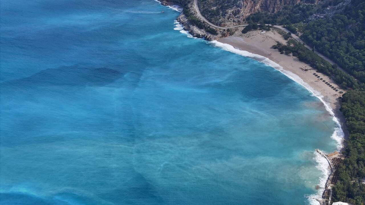 Fethiye'de Sağanak Sonrası Ölüdeniz Turkuaz Renge Büründü 4