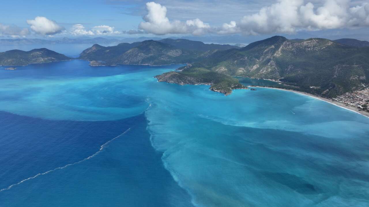 Fethiye'de Sağanak Sonrası Ölüdeniz Turkuaz Renge Büründü 2