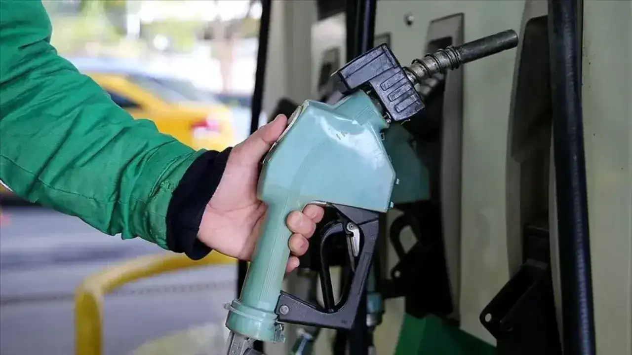 Motorinde Büyük İndirim Pompaya Yansıdı: Güncel Akaryakıt Fiyatları Açıklandı 1