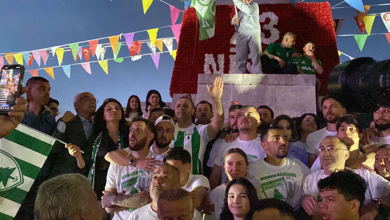 Muğla’da Tarihi Karşılama: Muğlaspor Kente 1. Lig Zaferiyle Döndü 4