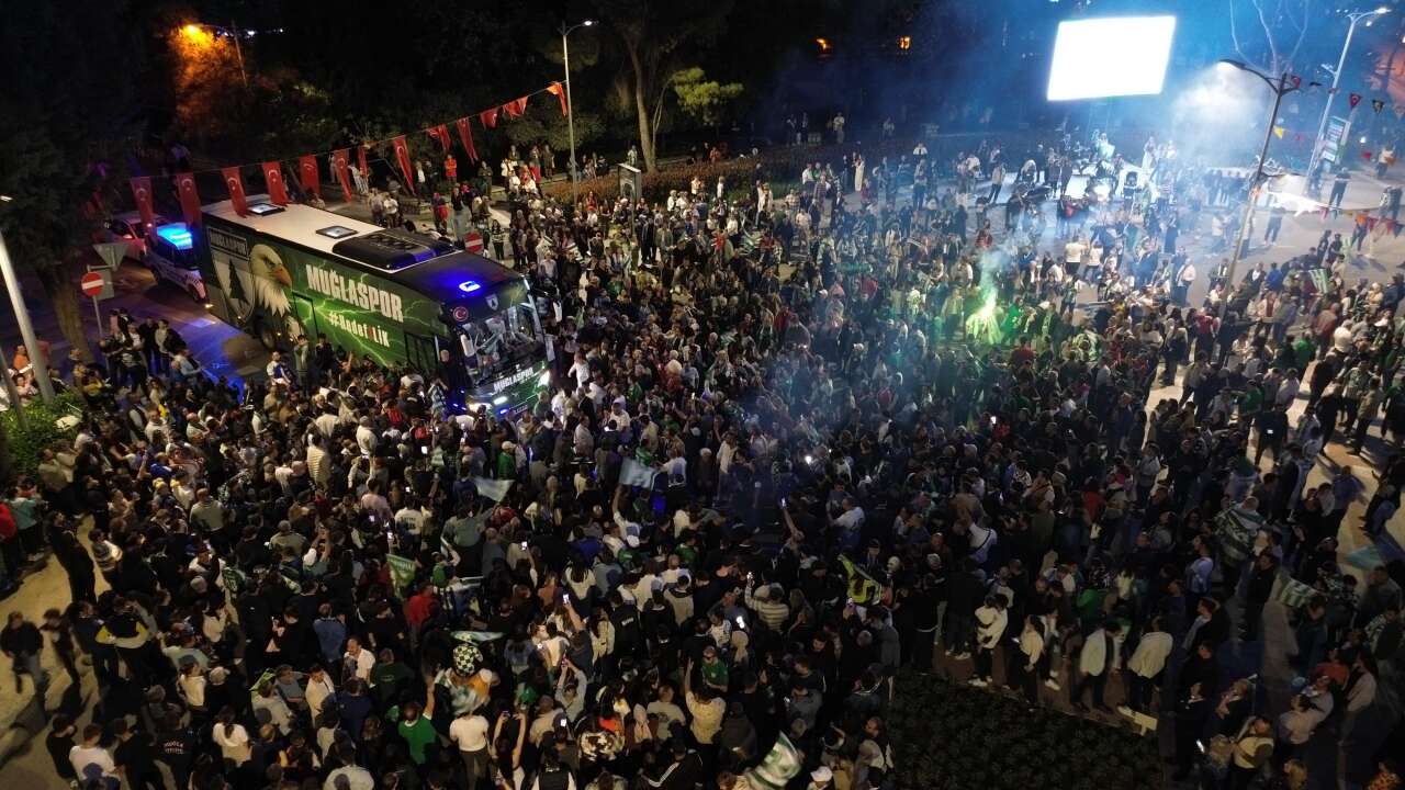 Muğla’da Tarihi Karşılama: Muğlaspor Kente 1. Lig Zaferiyle Döndü 1