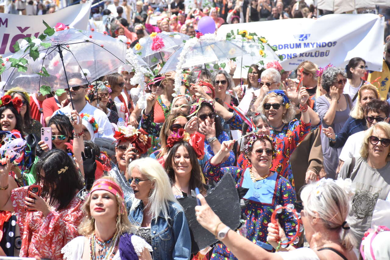 Bodrum’da Geleneksel Hıdırellez Şenliği Renkli Görüntülerle Başladı 1