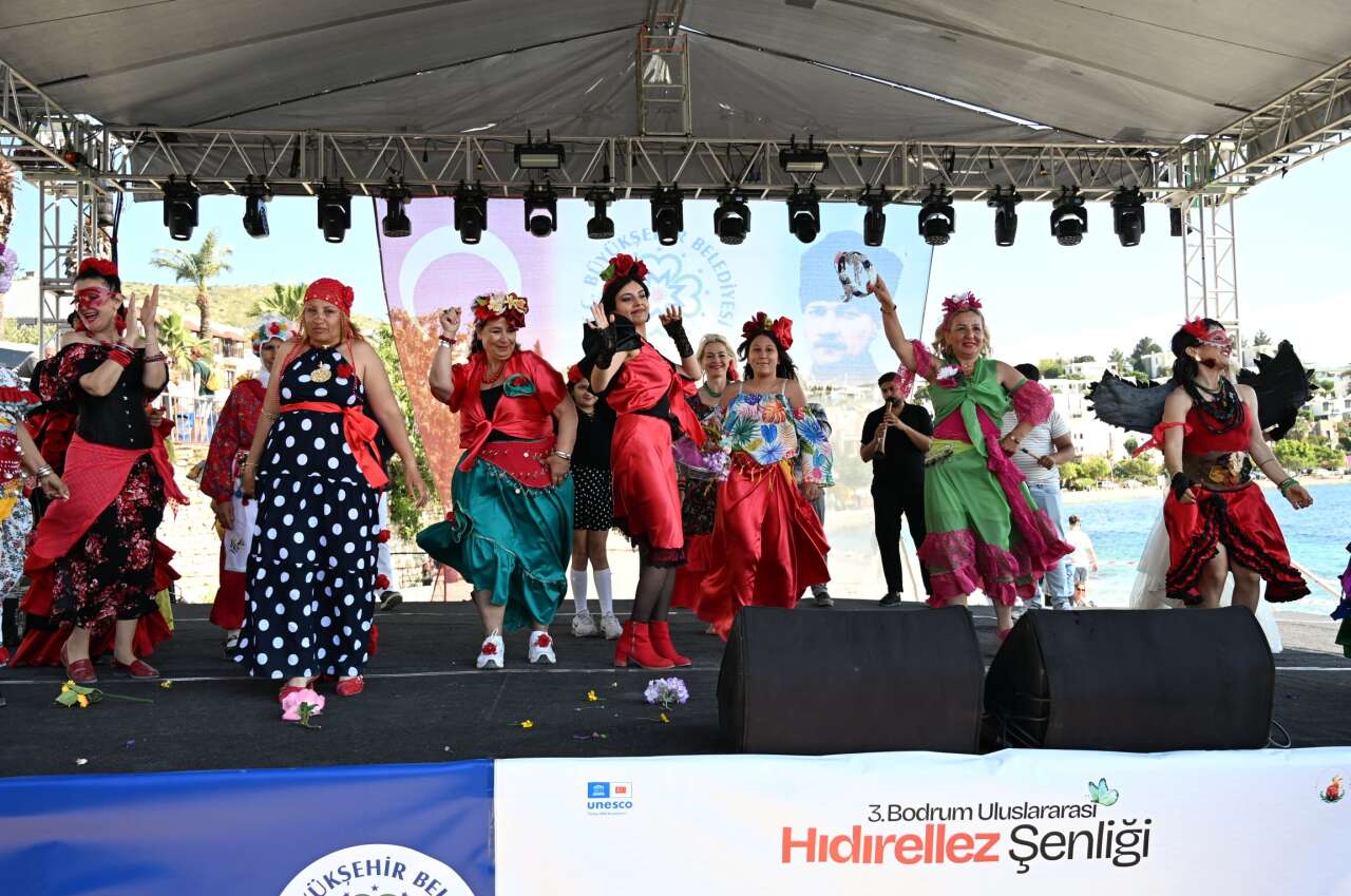 Bodrum’da Geleneksel Hıdırellez Şenliği Renkli Görüntülerle Başladı 5