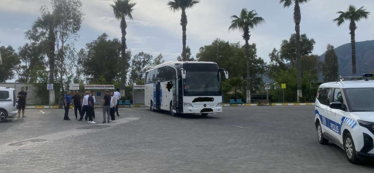 Köyceğiz’de Şehirlerarası Otobüste Kriz: Alkollü Yolcu Otobüste Sigara Yaktı 3