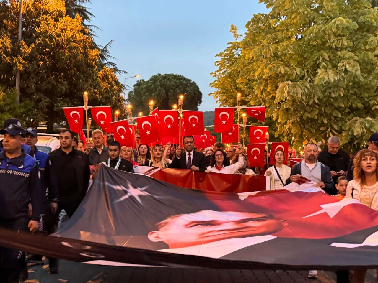 Menteşe’de 19 Mayıs Coşkusu Sokaklara Taştı 4