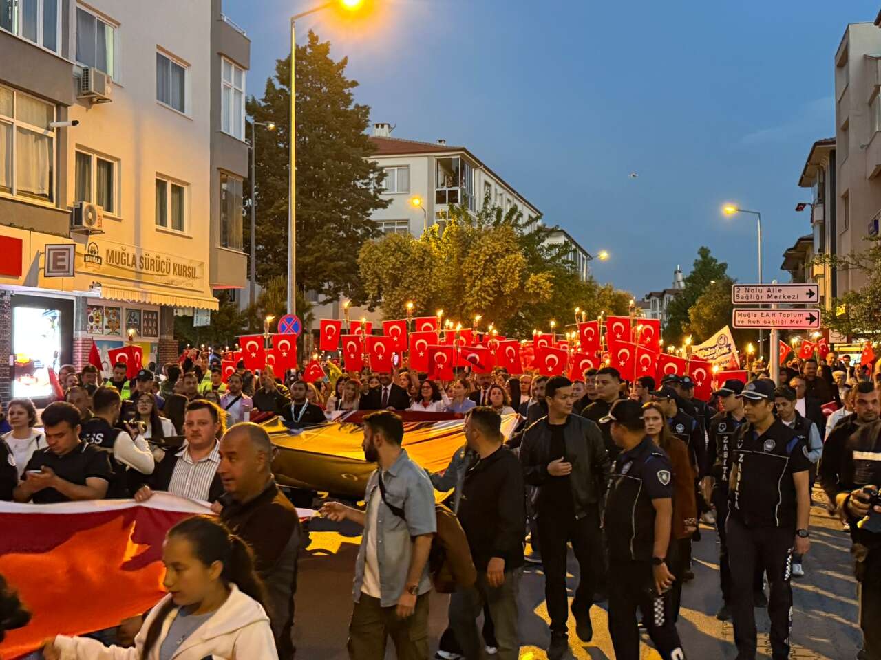 Menteşe’de 19 Mayıs Coşkusu Sokaklara Taştı 7