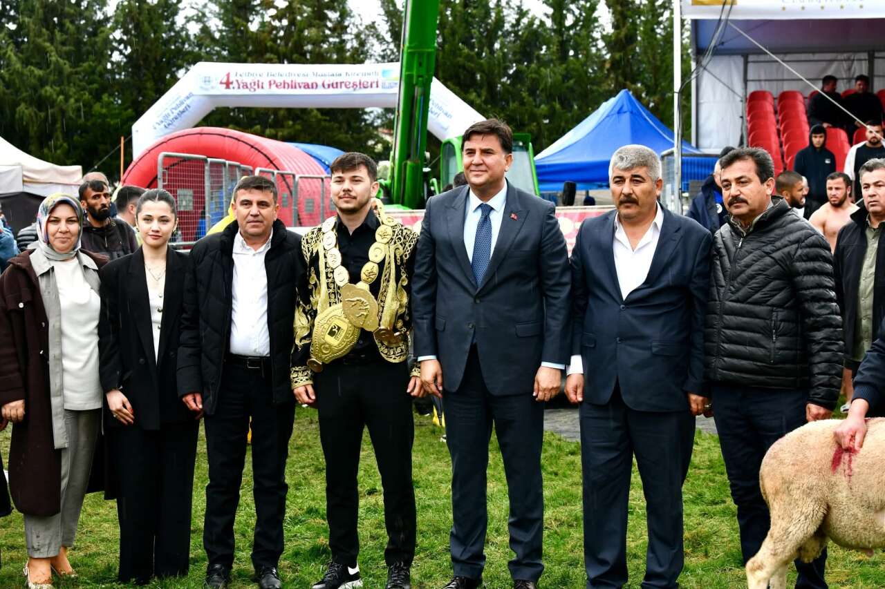Fethiye’de Er Meydanı Şenlendi: Mustafa Kiremitli Güreşleri’nde Başpehlivan ve Ağa Belli Oldu 8