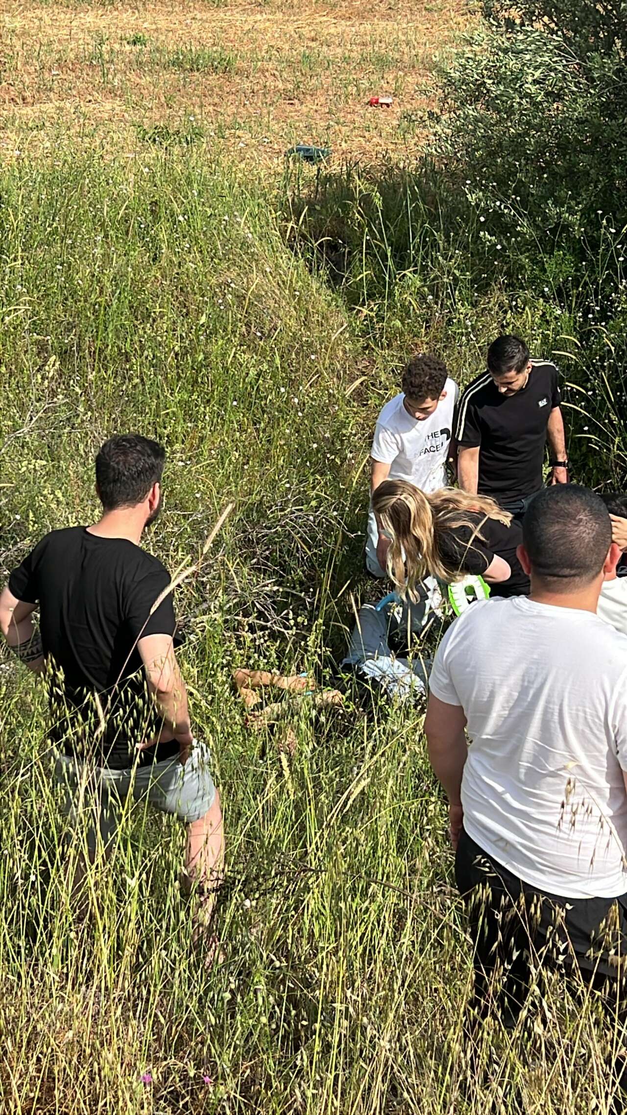Muğla’da Kontrolden Çıkan Otomobil Şarampole Devrildi: 2 Kişi Yaralandı 6