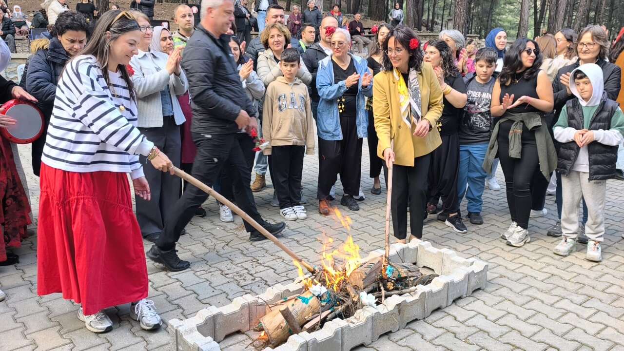Menteşe’de Hıdırellez Coşkusu: Bahar Umutla Karşılandı 2