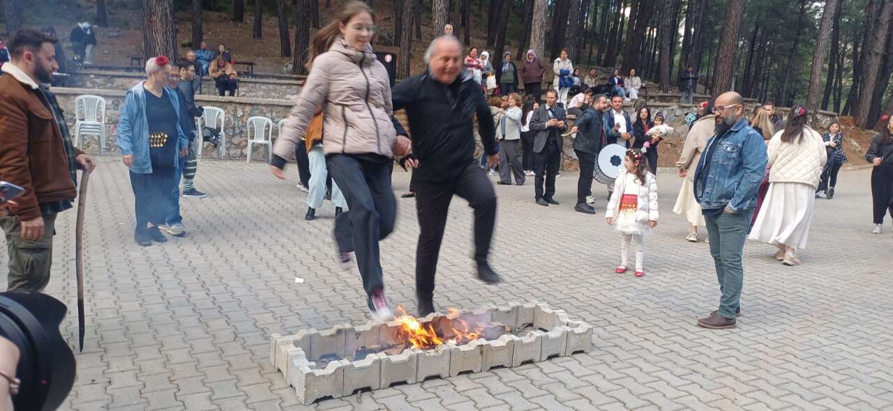 Menteşe’de Hıdırellez Coşkusu: Bahar Umutla Karşılandı 7