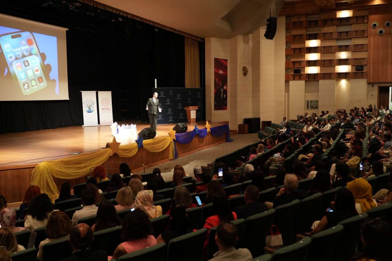 Muğla’da "Eğitimde Yapay Zeka" Konferansı 2