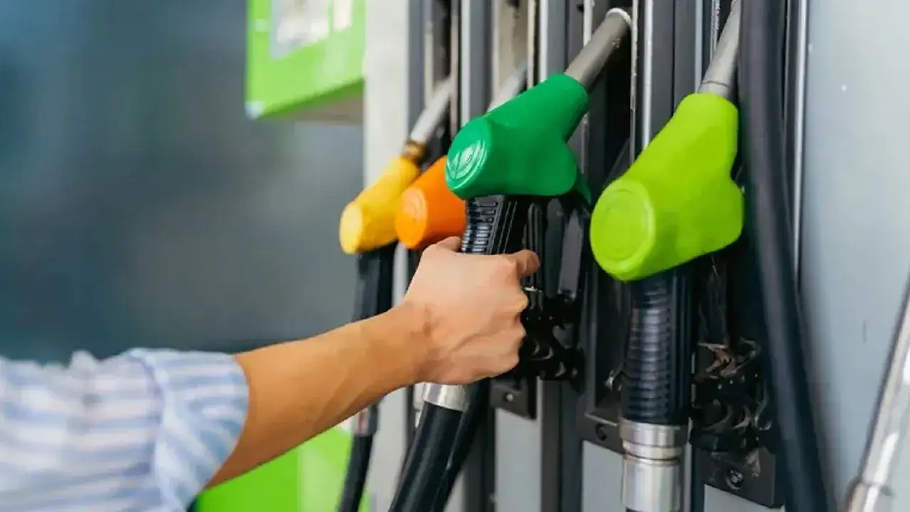 Akaryakıtta Tabelalar Değişti: Benzine Zam, LPG'ye İndirim Geldi 4