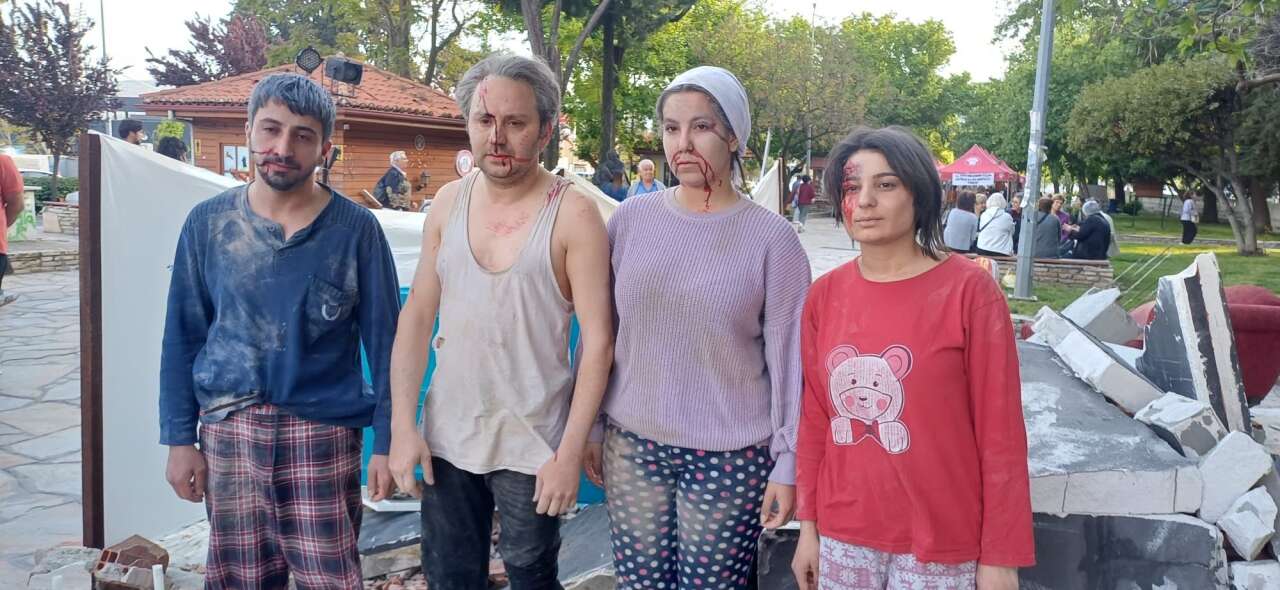 Menteşe’de Gerçeği Aratmayan Deprem Sahnesi: “Sesimi Duyan Var mı?” 5
