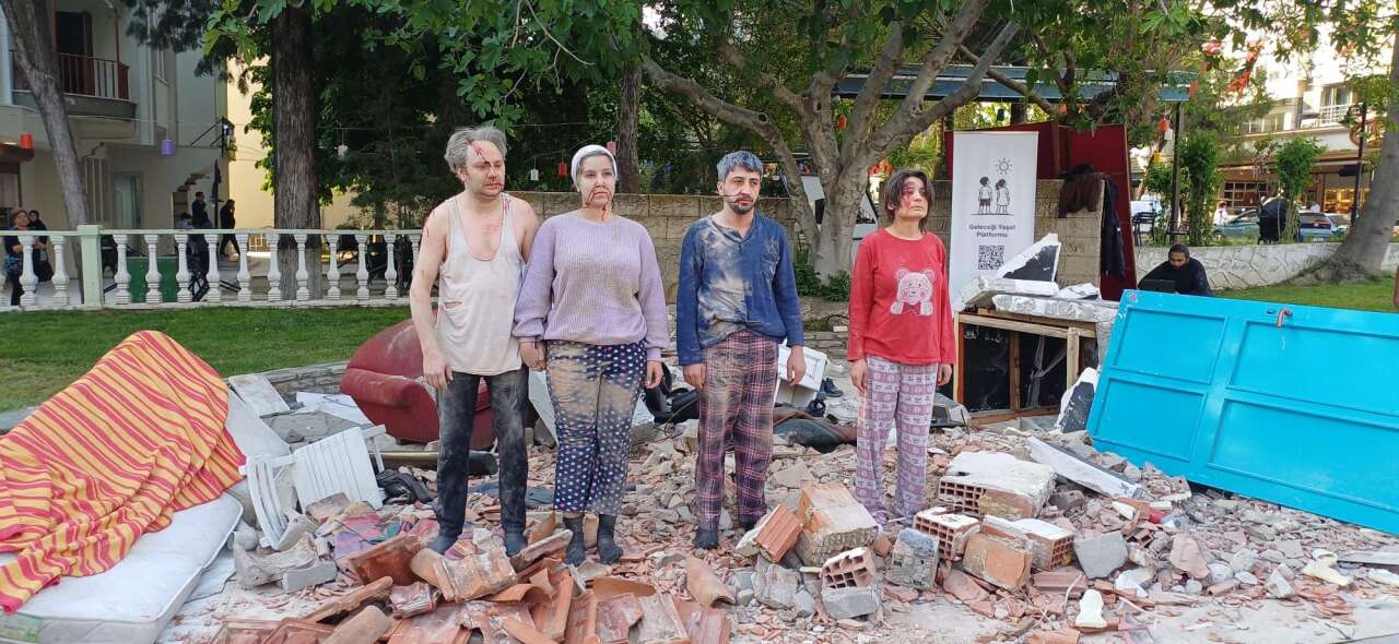 Menteşe’de Gerçeği Aratmayan Deprem Sahnesi: “Sesimi Duyan Var mı?” 3