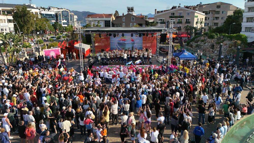 Marmaris’te Latin Festivali Coşkusu Başladı 1