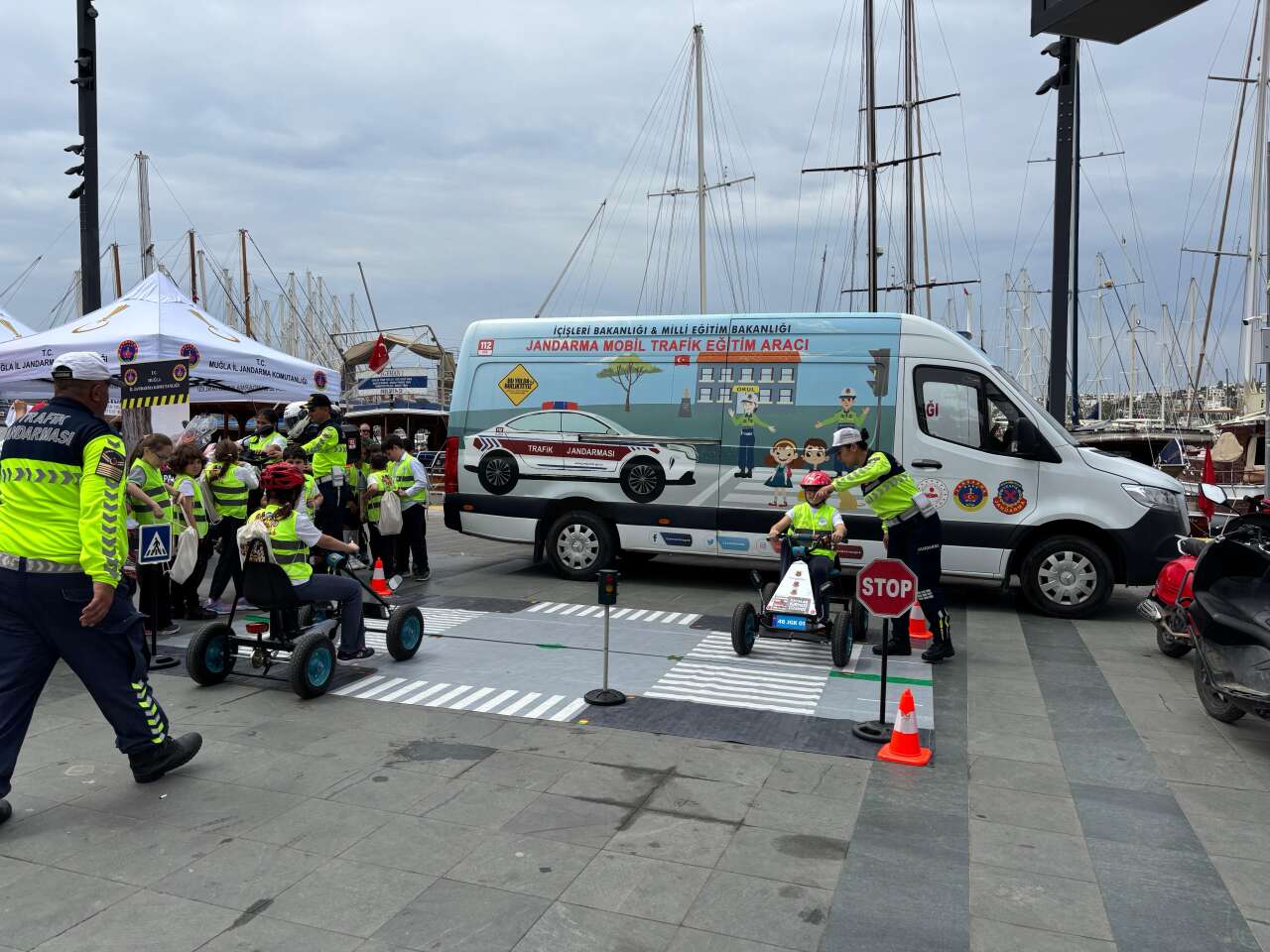 Bodrum’da Öğrenci ve Vatandaşlara Trafik Eğitimi Verildi 2
