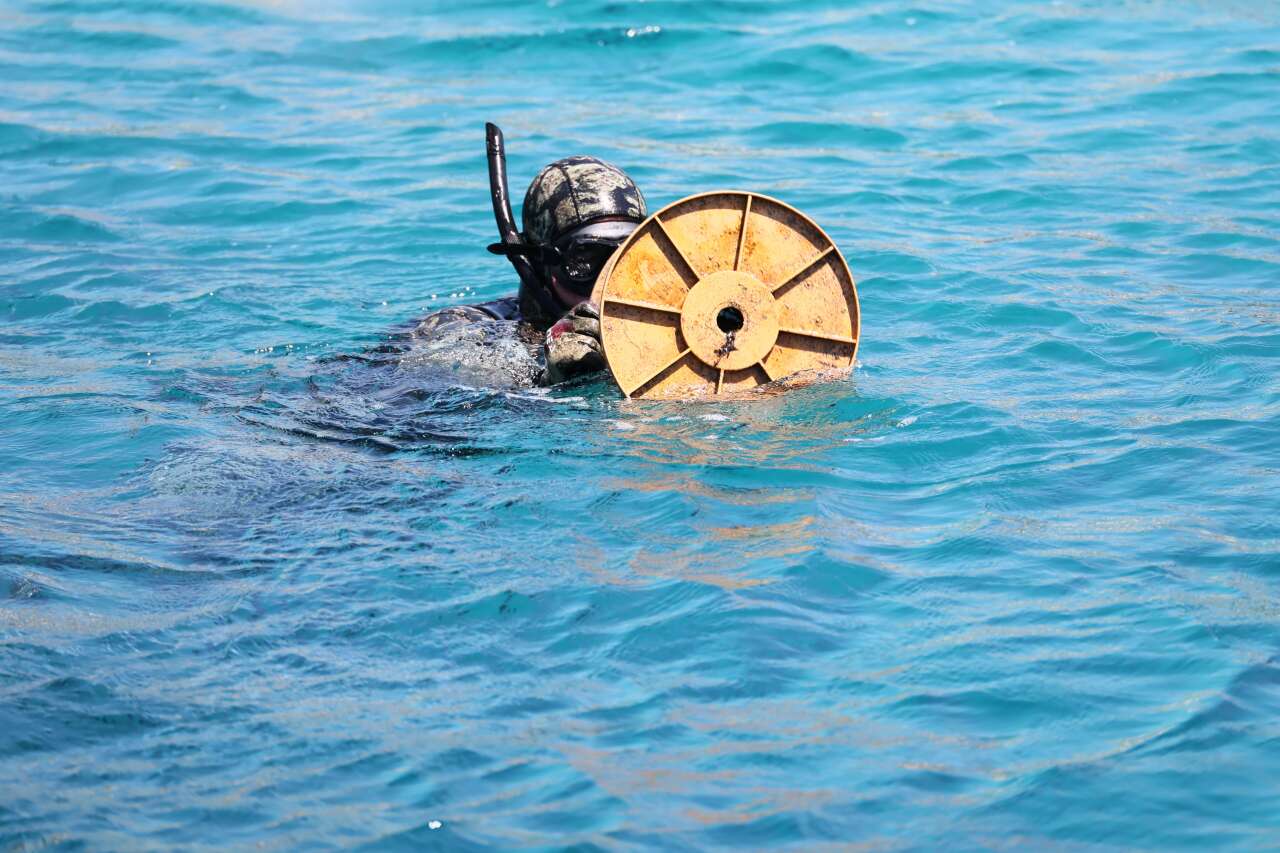 Bodrum Akyarlar'da Deniz Dibinden 1 Ton Çöp Çıktı 4