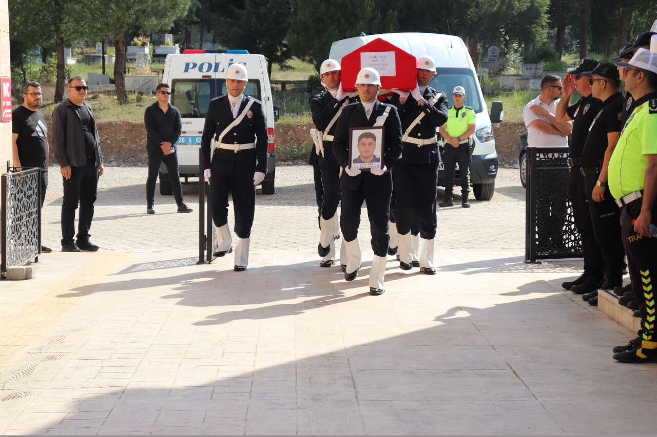 Şehit Polis Memuru Tayfun Baş, Denizli’de Son Yolculuğuna Uğurlandı 1