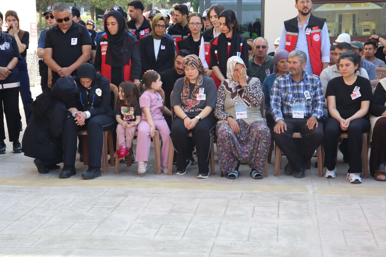 Şehit Polis Memuru Tayfun Baş, Denizli’de Son Yolculuğuna Uğurlandı 3