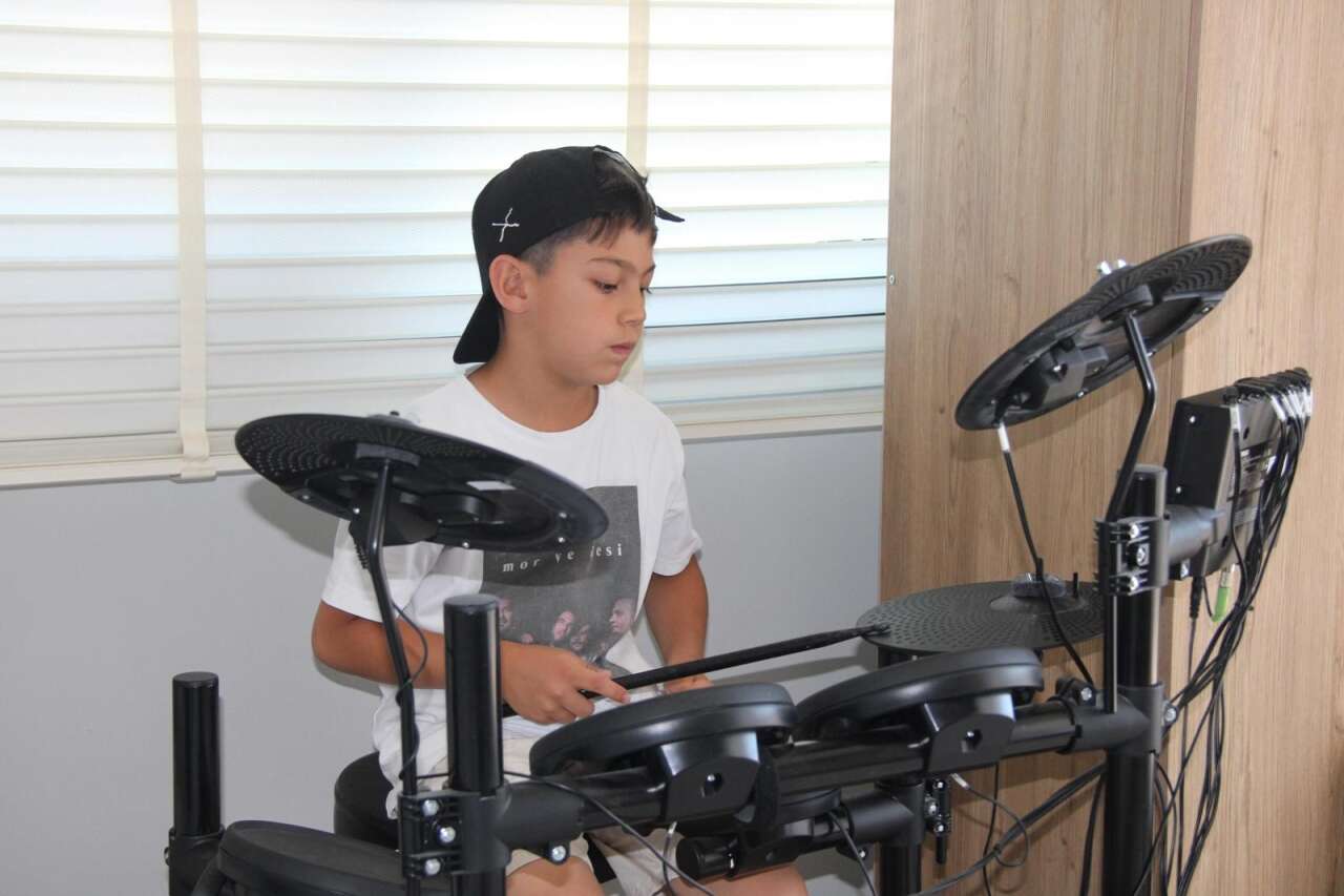 Muğla’da Pazardaki Oyuncak Davulla Başladı, Daha 9 Yaşında Okul Orkestrasının Ritmi Oldu 3