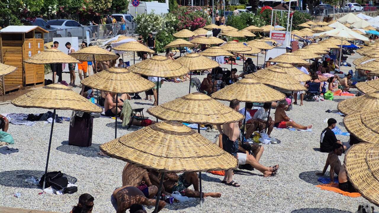Bodrum'da Sahiller Doldu Taştı 1