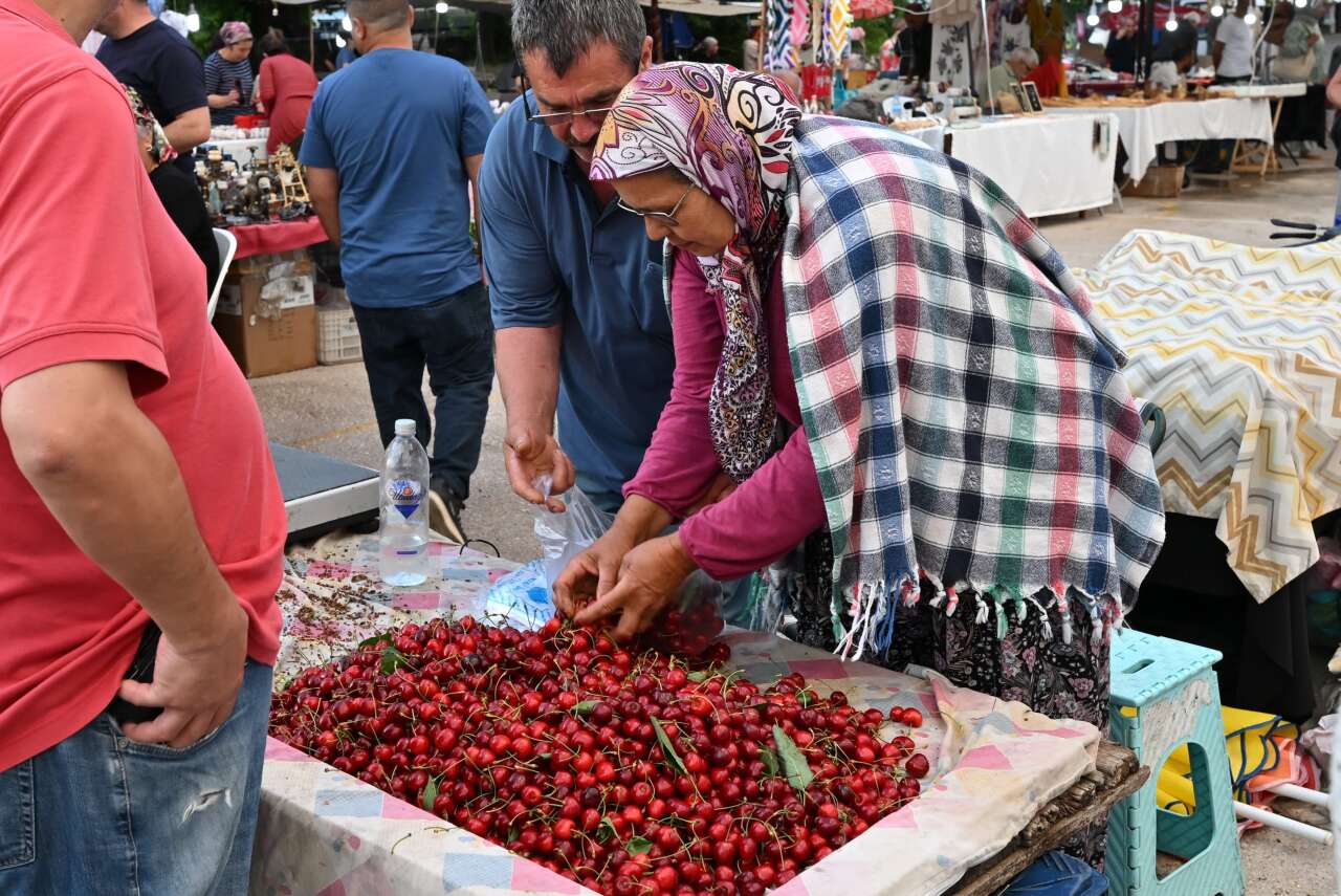Geleneksel Kiraz Festivali Büyük Bir Coşku ve Yoğun Katılımla Gerçekleştirildi 2