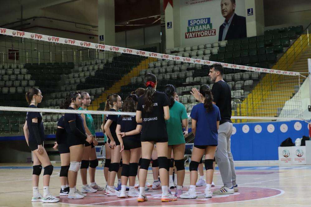 Muğla’nın Voleybol Yıldızları Analig İl Karması İçin Ter Döktü 2