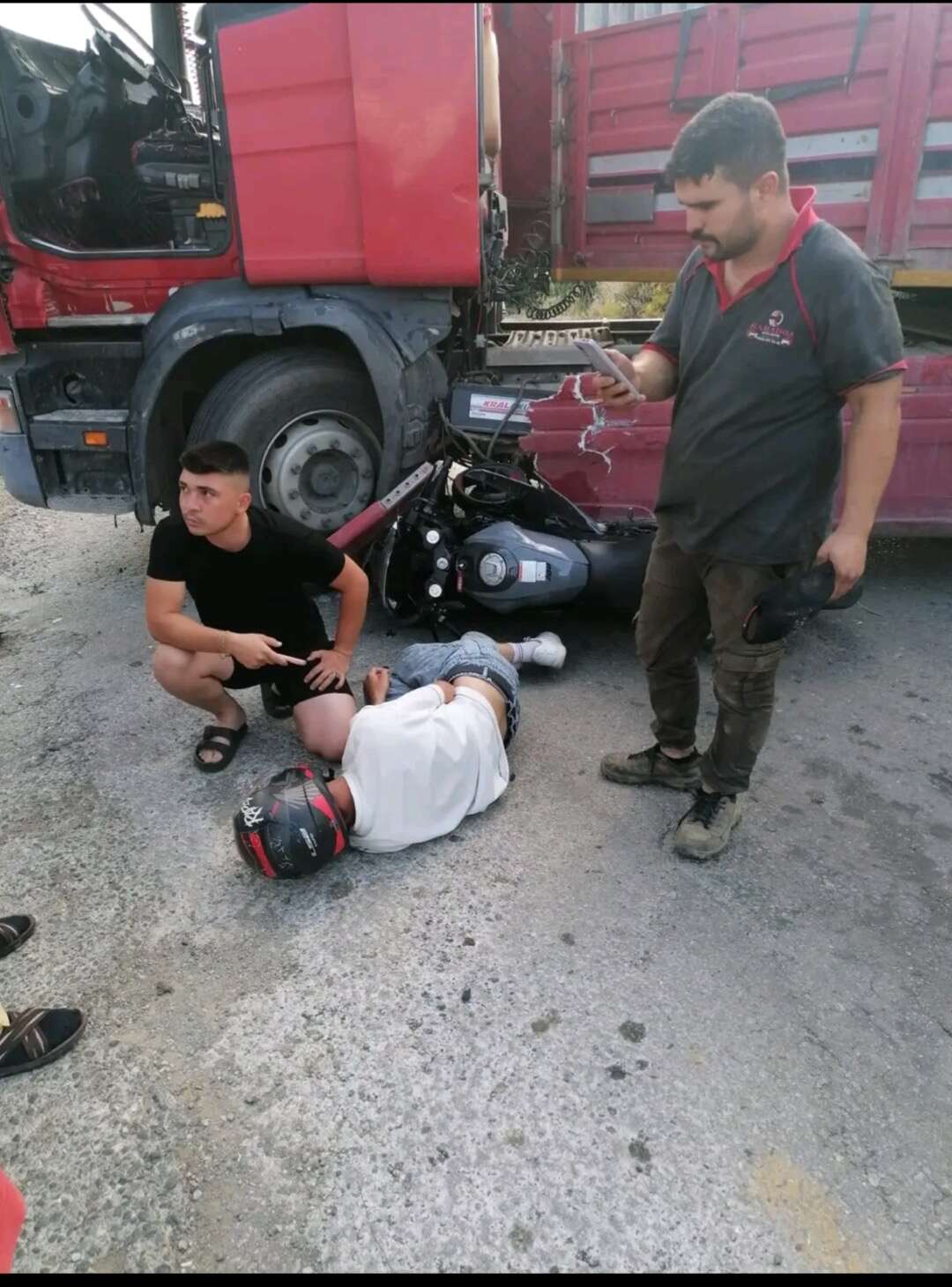 Muğla’da Trafik Kazası: Genç Motosiklet Sürücüsü Tırın Altında Kaldı 2