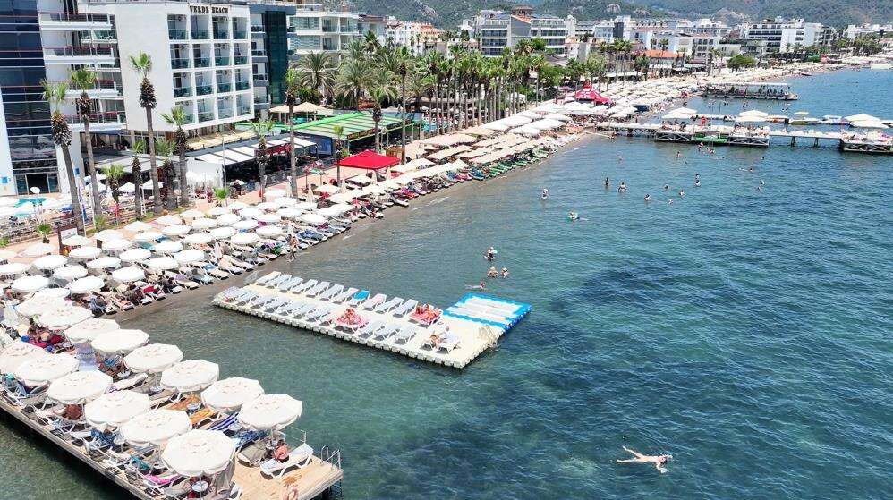 Yaz Tatili Başladı, Marmaris Plajlarında Yoğunluk Oluştu 1
