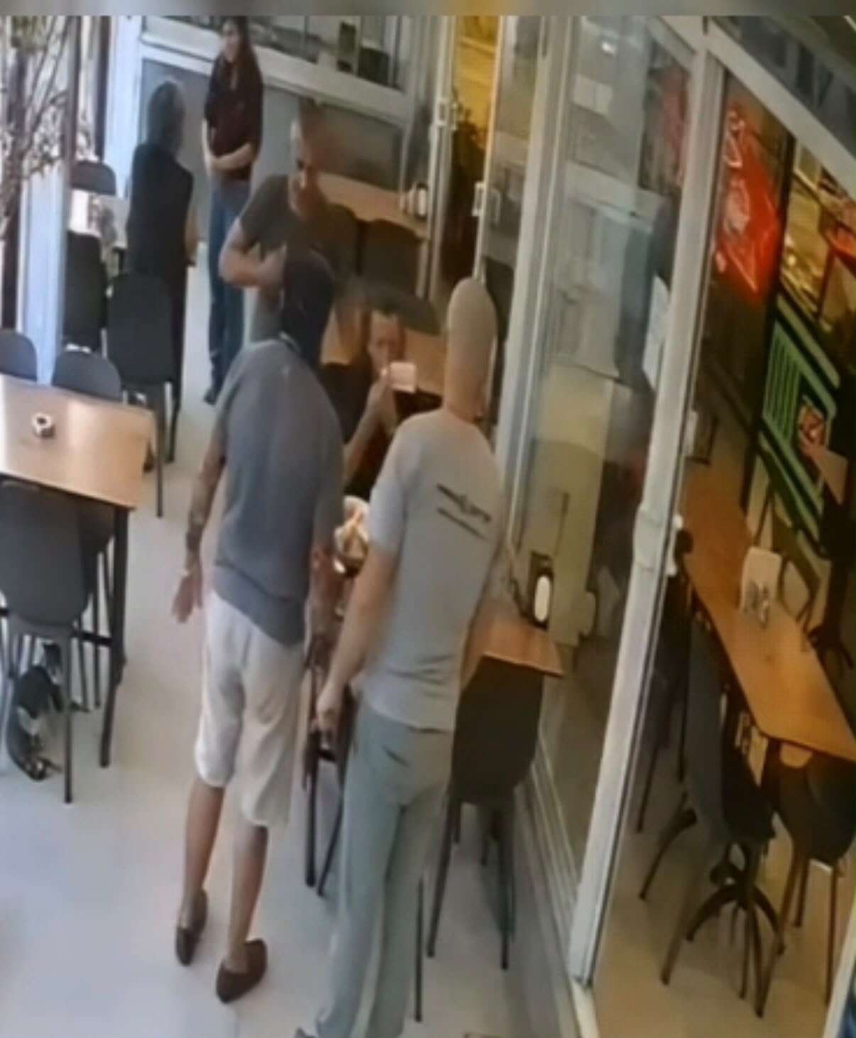 Yemek Yerken Ölümle Burun Buruna Geldi, Bodrum'da Heimlich Manevrası Mucizesi 2