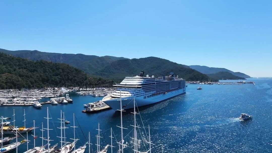 Marmaris'e 3 Günde 3 Dev Kurvaziyer: 12 Bin 200 Turist ve Mürettebat Gelecek 4