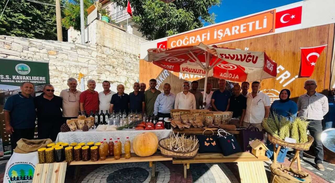 Kavaklıdere'de Bakır ve Yöresel Ürünler Festivali Coşkusu Sürüyor 7