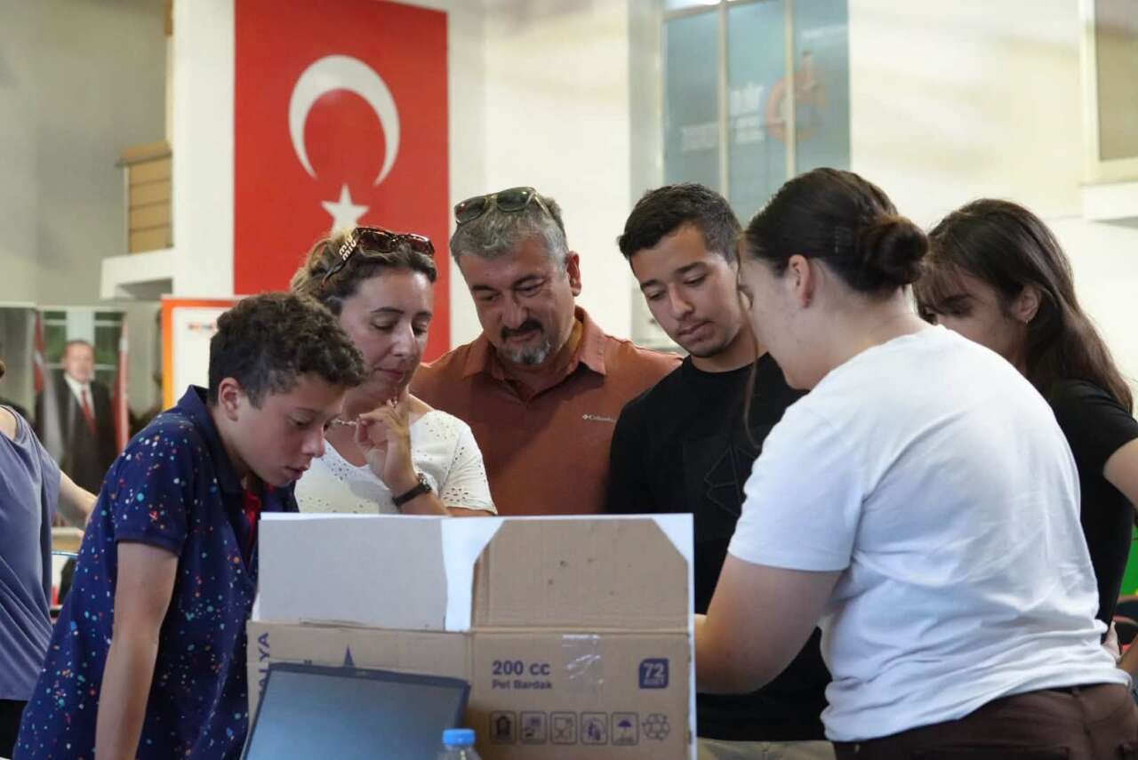 Deneyap Öğrencilerinden Teknoloji Şöleni: Yenilikçi Projeler Beğeni Topladı 6