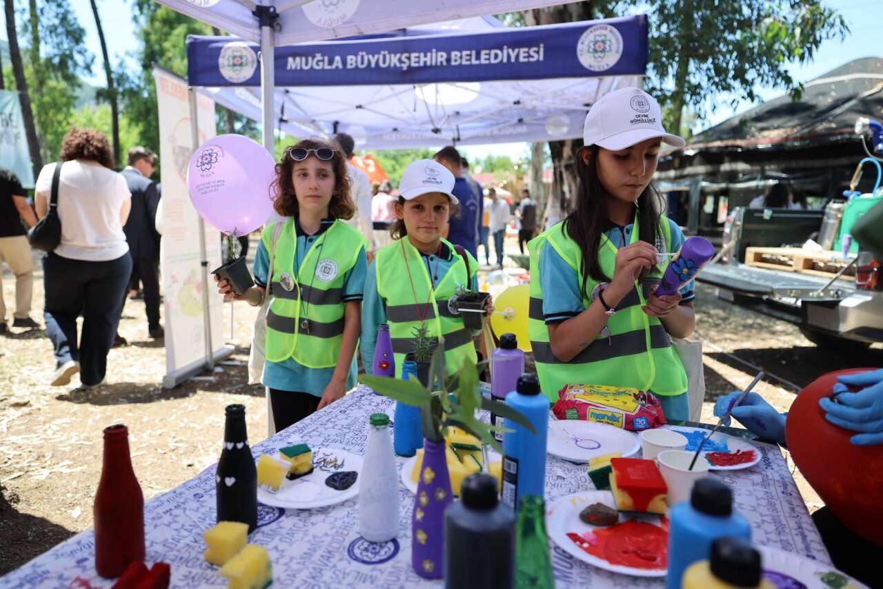 Marmaris’te Dünya Çevre Günü Coşkusu: Çocuklar Doğayı Öğrenerek Eğlendi 1
