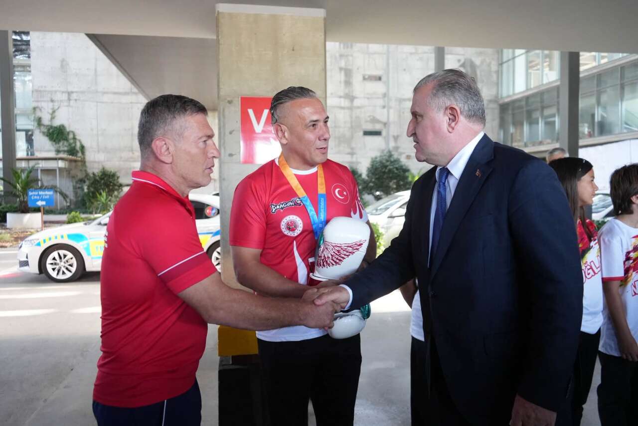 Gençlik ve Spor Bakanı Dr. Osman Aşkın Bak Muğla'da: Bir Dizi Programa Katılacak 4