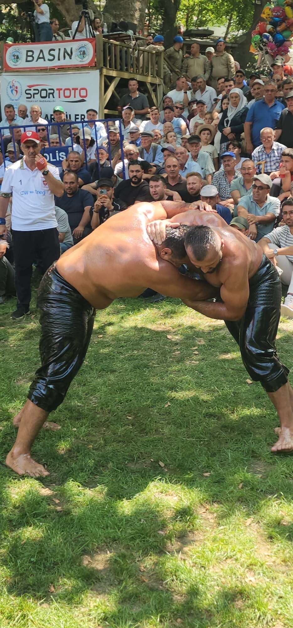 Başpehlivan Belli Oldu! Erkan Taş, 32. Menteşe Beşpınar Yağlı Pehlivan Güreşleri'nin Şampiyonu Oldu 5