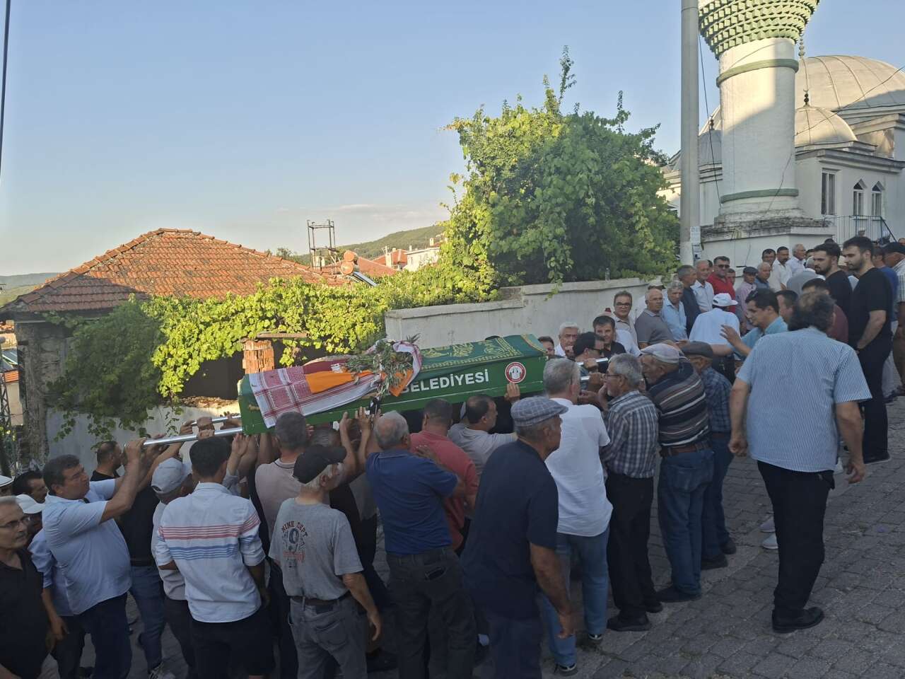 Muğla'yı Hüzne Boğan Veda: Üstün Yaşa Gözyaşları ve Dualarla Son Yolculuğuna Uğurlandı 7