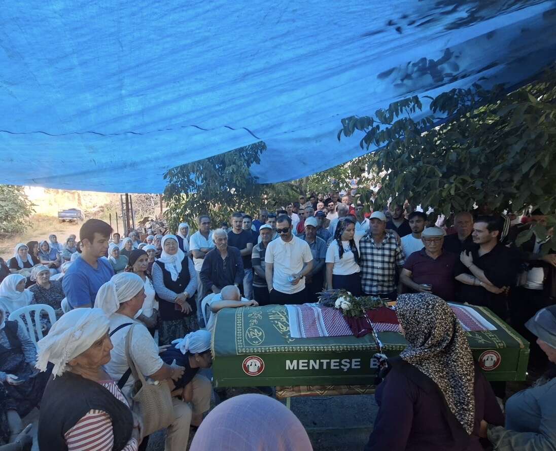 Muğla'yı Hüzne Boğan Veda: Üstün Yaşa Gözyaşları ve Dualarla Son Yolculuğuna Uğurlandı 5