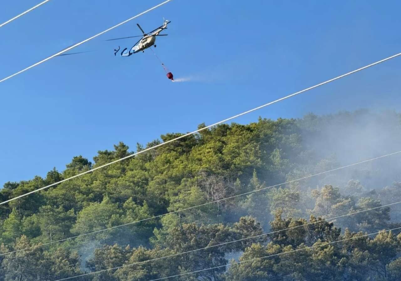 Muğla’da Orman Yangını Ekiplerin Yoğun Mücadelesiyle Kontrol Altına Alındı 2