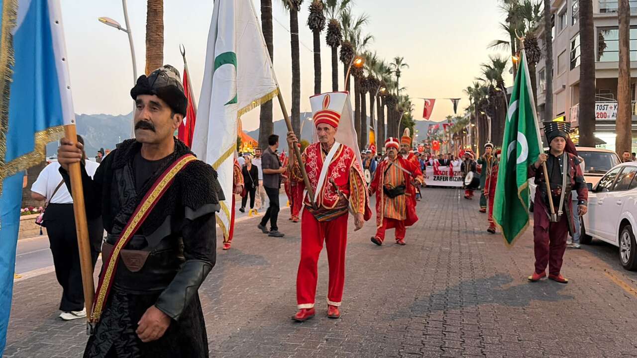 Marmaris’te 15 Temmuz Anma Programı Kortej Yürüyüşüyle Başladı 5